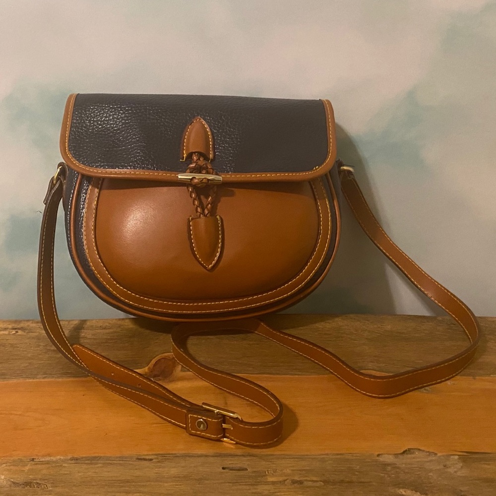 Vintage navy tan Dooney Bourke-like leather purse - Picture 9 of 10